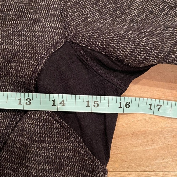 Lululemon Long Sleeve ribbon trim reflective sweat wicking mesh - Picture 9 of 10
